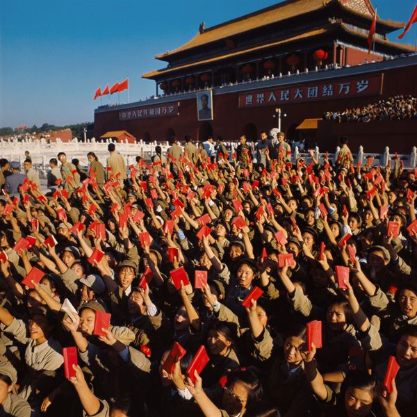Red Guards on Tiananmen Square  Beijing  1966 - Weng Naiqiang | Landscape photography | Portrait photography | Chinese Cultural Revolution - Weng Naiqiang 翁乃强
